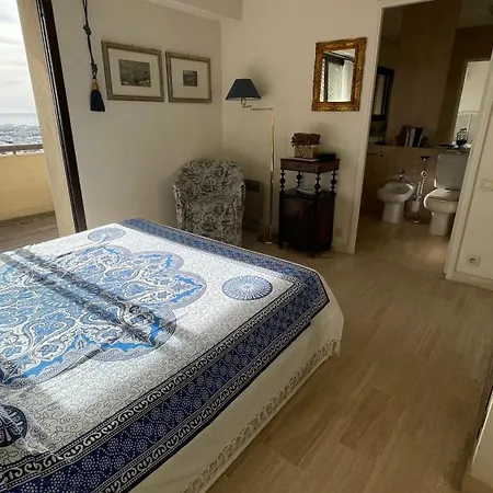 Luxurious Two-bedroom Apartament *