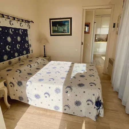 Luxurious Two-bedroom Apartament *