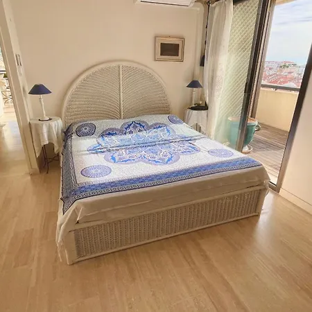 Luxurious Two-bedroom