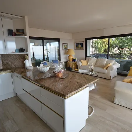 Luxurious Two-bedroom *